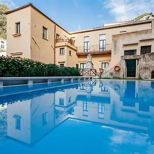2* לינה וארוחת בוקר Amalfi Resort